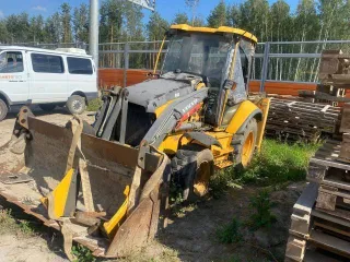 Volvo BL61B 2011 2 трактор, марка VOLVO BL61B, год выпуска 2011, госномер 1223ХЕ23, ПТС СВ 135231, мощность двигателя 87 ЛС, VIN VCEBL61BT01202056 (частично разукомплектован, своим ходом не передвигается, двигатель отсутствует)