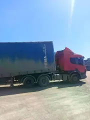 Полуприцеп KRONE SDP27 тентованный, 2002 года. Марка: KRONE SDP27 TENTOVANNYJ; год выпуска: 2002; идентификационный номер (VIN): WKESDP27011377847; кузов: отсутствует; шасси (рама): WKESDP27011377847; № двигателя: отсутствует; государственный регистрационный знак: HK264324.