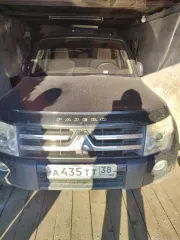 Автомобиль Mitsubishi Pajero 3.8 LWB, 2008 г.в., VIN JMBLYV97W8J001301, цвет синий.