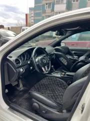 Mercedes-Benz C180 2013 года, VIN WDD2040311A894961. Находится в залоге у ПАО "Совкомбанк". Осмотр возможен в рабочие дни с 12:00 до 14:00 по адресу: г. Красноярск, ул. Урицкого, д. 61, оф. 3-19. Контакты для связи: тел. 8 923 350 85 48, e-mail Arbitr-Kubrak@yandex.ru.