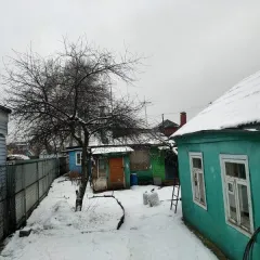 13/50 долей жилого дома общей площадью 111,5 кв. м (к/н 46:29:102244:283) и 13/50 долей земельного участка общей площадью 731 кв. м (к/н 46:29:102244:42), расположенных по адресу: г. Курск, ул. Дружининская д. 85Б. Кадастровый номер: 46:29:102244:283 | 46:29:102244:42