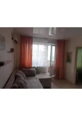 Квартира 47.7 кв.м, 3 комн., Оренбургская область, г. Новотроицк, ул. Уральская, д 7, кв. 13. Кадастровый номер: 56:42:0404001:1199. Здание: панель. 1980 года постройки. Этаж, этажность: 5, макс. этажность: 5. Площадь общая 47,7 кв. м. В залоге у ПАО "Sberbank".