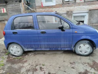 Легковой автомобиль Daewoo Matiz 2004 года выпуска, синий цвет. VIN: XWB4A11BD4A022822, ПТС: 39 РН 096784, госномер: Х904РУ64. Двигатель бензиновый F8CV, номер: 191696КА1, мощность 51 л.с. (37 кВт), объем 796 куб.см. Коробка передач механическая, передний привод. Не на ходу, требуется ремонт…