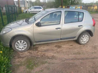 Автомобиль марки Renault модель SR 2011 г.в. VIN номер X7LBSRB1HBH402632 Список повреждений и техническое состояние: АКБ заменена в 2024г, по кузову имеются ржавчины. Необходимые ремонт: Замена масла в двигателе, замена салонного и масляного фильтров, Замена ГРМ. Авто на ходу