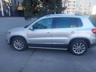 Volkswagen Tiguan, 2011 года, 150 лс, 350000 км, АКПП, Автомобили легковые: «Фольксваген Tiguan», 2011 года выпуска, VIN - XW8ZZZ5NZCG114032, государственный регистрационный знак - М152ЕА178, является совместно нажитым имуществом.