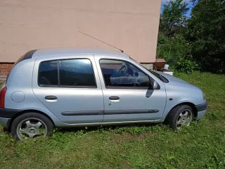 Легковой автомобиль комби  хэтчбек  РЕНО CLIO 1.2 16V RТ, VIN: VF1BB0W0F24597156, 2001 г.в., цвет СЕРЕБРИСТЫЙ, Номер кузова  кабины : VF1BB0W0F24597156, Рабочий объем: 1149. Мощность  кВт/л.с. : 55.2/75.0