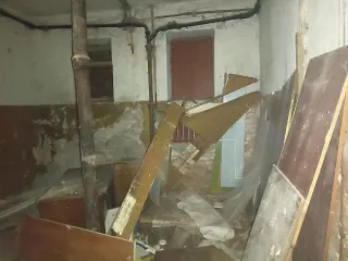 Нежилое помещение 110,1 кв.м (этаж подвал), Брянская область, г. Брянск, ул. Карла Маркса, д. 12, пом. VI, кадастровый номер 32:28:0031905:97. Находящееся в муниципальной собственности. Год ввода в эксплуатацию: 1951. Общая площадь: 110.1.