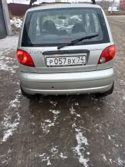 Daewoo Matiz BVD Kond 2007 года, VIN XWB4A11BV7A104341, двигатель F8CV502707K61, кузов XWB4A11BV7A104341, цвет перламутрово-серебристый, госномер Р057ВХ74, экологический класс не установлен. Техническое состояние удовлетворительное: незначительные царапины кузова, общий незначительный износ салона…
