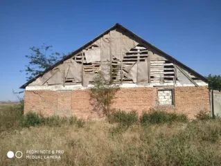 Нежилое здание - птицефабрика, лит. А, общей площадью 1242,3 кв.м, кадастровый номер 06:01:0900001:1635; Нежилое здание - птичник, лит. Г1, общей площадью 1224,6 кв.м, кадастровый номер 06:01:0900001:1889; Земельный участок. Категория земель: Земли населённых пунктов, виды разрешенного…