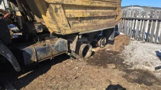 КАМАЗ 55111 1989; КАМАЗ 55111 1991. Автомашина КАМАЗ 55111, гос.№е365ра, гв 1989, (ПТС) Реализуемое имущество неоднократно подвергалось ремонту, в следствии чего номерные агрегаты могут отсутствовать или не совпадать с указанными в документах (ПТС, ПСМ, СТС и т.д.), что может повлечь за собой…