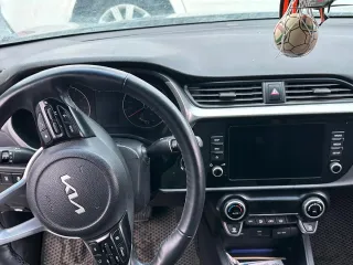 Kia Rio, 2022. Легковой автомобиль марки: Kia, модель: Rio, год выпуска: 2022г., кузов №: Z94C341BBNR267009, идентификационный номер (VIN): Z94C341BBNR267009. Ознакомление с имуществом производится по месту нахождения имущества (Москва, МКАД, 65-1 километр, Д06-7, Павильон 18Б), с момента…