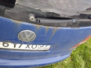 Volkswagen Touran 2006, универсал. VIN: WVGZZZ1TZ6W126067, 2006 г.в., госномер О617ХО39. Дизельный двигатель, мощность 77 кВт (105 л.с.). Цвет кузова синий.