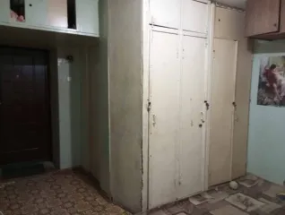 Жилое помещение с кадастровым номером 35:21:0401003:2560. Общая долевая собственность, доля в праве 1/5. Местоположение: Вологодская область, г. Череповец, ул. Сталеваров, д. 78, кв. 13, к. 4. Квартира является комнатой в общежитии, куплена с использованием материнского капитала за 460 000 руб…