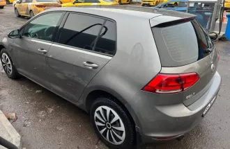 Volkswagen Golf 2013 года, 105 лс, 200000 км, АКПП, VIN WVWZZZAUZEW106641