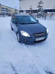 Автомобиль Kia Ceed, 2009 года выпуска, VIN XWEFF242390008870.