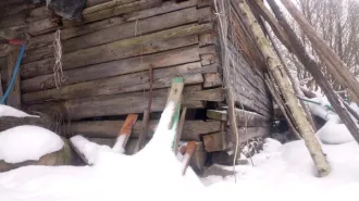 Нежилое здание 54.4 м² в Тверской области. Одноэтажное деревянное здание с земельным участком. Год ввода в эксплуатацию: 1938. Количество подземных этажей: 0. Вид ограничений и обременений: Нет. Общая площадь: 54.4 м². Материалы наружных стен здания: Дерево. Кадастровая стоимость: 450000 руб…