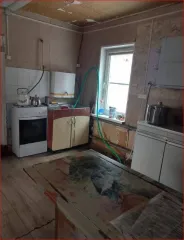 Дом 38,1 кв.м и земельный участок 655 кв.м, Свердловская область. Земельный участок с кадастровым номером: 66:08:0804009:7, площадью 655 кв.м. и жилой дом с кадастровым номером: 66:08:0804009:152, площадью 38,1 кв.м., расположенные по адресу: Россия, Свердловская область, г. Верхняя Салда, ул. 1…