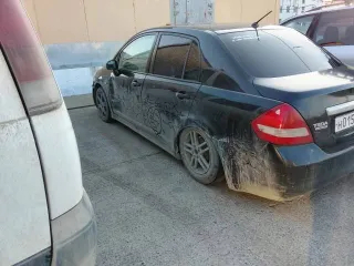 Nissan Tiida 2006 года, 109 л.с. Пробег 100000 км. VIN/номер кузова: SNC11-110795. Государственный номер Н015ОО65. Находится в залоге у АО «ТБанк», действует запрет на регистрационные действия. Автомобиль в плохом состоянии, имеет внешние признаки износа. На кузове присутствуют потертости на…