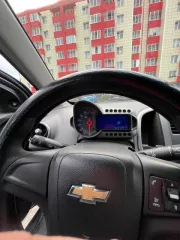 Легковой автомобиль, марка: Chevrolet, модель: Aveo, 2013 года выпуска, цвет: серый металлик, VIN: XUFTA69EJDN002640, мощность двигателя: 85 л. с. (116 кВт), разрешённая максимальная масса: 1619 кг, масса без нагрузки: 1314 кг.