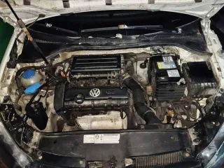 Volkswagen Golf 2009 года, 80 лс, 416000 км. Автомобиль легковой, марка: VOLKSWAGEN, модель: GOLF, VIN: WVWZZZ1KZAW142300, гос. рег. номер: О212ЕВ150, год изготовления: 2009 (транспортное средство имеет повреждения).