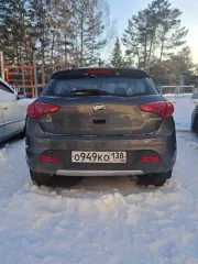 Лифан X50 2016 года, 103 л.с., пробег 56 502 км. VIN: X9W215852G0000487, госномер О949КО138. Автомобиль не на ходу. Коробка передач неисправна, привод коробки снят и находится в багажнике. Двигатель не закреплен под капотом, так как неисправен и стоит на деревянной доске. Находится в Иркутской…