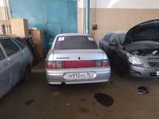 ВАЗ 21102, 2001 год, госномер М912НУ18, VIN: XTA21102010339438, цвет серебристо-голубой, объем 1499 см³, мощность 52.5 кВт (71.4 л.с.), тип: легковой седан. Ключи и документы в наличии. Продается в текущем состоянии, скрытые дефекты не гарантируются.