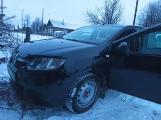 Renault Logan 2016 года, черного цвета. Государственный номер B824XM43, VIN X7L4SRAV456639059. Находится по адресу: Кировская область, Фаленский район, д. Филейка, ул. Заречная, д. 13. Имеется обременение в виде арестов и залога в пользу ПАО «Совкомбанк».