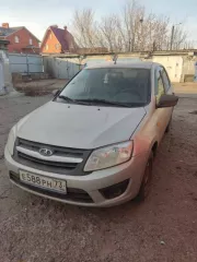 Лада Granta 2016 года, VIN XTA219020G0391735. Битая в заднее крыло - лопнула шпаклёвка и проявились места сварки когда вытягивали крыло. От удара лопнула фара и она постоянно запотевшая. Летом в дождь зачерпнула воды и постоянно перегорают фары (3-4 за полгода). Кондиционер ремонту не подлежит…