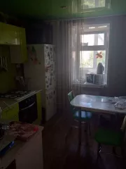 Квартира с кадастровым номером  34:37:010213:1189,    Местоположение: 403342, Волгоградская  область, г. Михайловка, ул. Поперечная, д.  2, кв. 110  Вид права, доля в праве: ¼. Ограничение  прав и обременение объекта не  зарегистрировано