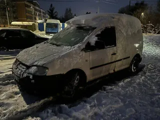 Volkswagen Caddy 1.9TDI, 2006 г.в., VIN WV1ZZZ2KZ6X041930, тип ТС: грузовой фургон, категория В, цвет белый, экологический класс третий, госномер Н 080 ЕВ 39, 104,7 лс, 500 000 км. Автомобиль в залоге у АО «TBank», не на ходу. Кузовные элементы в неудовлетворительном состоянии: коррозия порогов…