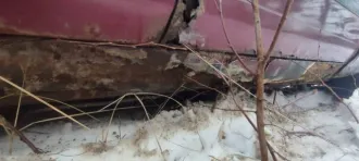 Daewoo Espero 1997 года, красный цвет. VIN: KLAJF19W1VB204852, ПТС: 86 МК 448306, госномер: О966ХА 86. Разрешенная максимальная масса 1480 кг, масса без нагрузки 1190 кг. Находится по адресу: ХМАО-Югра, Сургутский район, пгт. Барсово, ул. Обская, д. 31, кв. 1.