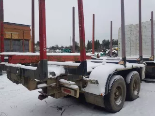 Сортиментовоз LS 1, 2011 года выпуска, VIN X89LS1000B0DU8040, регистрационный знак О579ЕТ29, без гидроманипулятора.
