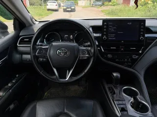 Toyota Camry 2021 года, 249 л.с., 253400 км, АКПП; Automobile Toyota Camry, gos.reg.znak H101XX98, VIN XW7BZ3HK60S116340, 2021 g.v., moshchnost dvig., l.s. (kW): 248.8 (183), tsvet: bely perlamutr s chernoy kryshey.