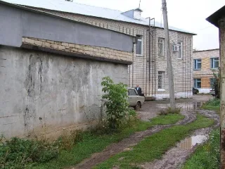 Земельный участок 1133 кв.м с нежилыми зданиями, Самарская область. Кадастровый номер участка: 63:36:0105019:65. Кадастровые номера зданий: 63:36:0105019:147, 63:36:0105019:148. Адрес: Самарская область, Шенталинский район, ст. Шентала, ул. Советская, д. 9.