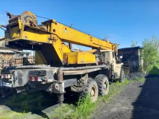 Автокран КС 55722-1, 2002 г.в., идентификационный номер: Х015572212Ю000047; марка, модель ТС: КС-55722-1; наименование (тип ТС): автомобильный; категория ТС: С; тип двигателя: дизельный; модель, № двигателя: 20089146 ЯМЗ-236 М2; шасси (рама) №55571021285655; цвет кузова: желтый; мощность двигателя…