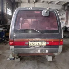 Nissan Caravan, 1982 года, 85 лс, 150000 км, номер кузова ARME24015541, гос. номер У589АМ27. Техническое состояние транспортного средства: не на ходу, не исправна автоматическая коробка передач, двигатель требуется ремонт; по кузову многочисленные следы сквозной коррозии.