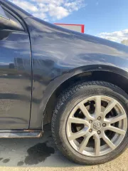 Volkswagen Jetta 2010 г.в. VIN XW8ZZZ1KZAG505813 Пробег 228 617 км. На автомобиле имеются царапины/потертости на переднем бампере, следы коррозии правого и левого передних крыльев, по кузову автомобиля имеются небольшие сколы. Со слов должника: есть проблемы с коробкой передач ("пинается"), с…