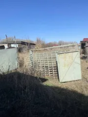 Доли дома, здания и земельного участка, 911 кв.м, Оренбургская обл 1/6 доля дома, 1/3 доля здания и доли земельного участка в Оренбургской обл. Еще 1/6 доля дома, 1/3 доля здания и доли земельного участка в Оренбургской обл. Еще 1/6 доля земельного участка, площадь 911 +/- 11 кв.м., адрес…