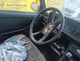 LADA 2107, 2011 года выпуска, модель LADA 210740. Автомобиль находится в удовлетворительном состоянии. Пробег более 500 000 км. Объем двигателя 72,7 л.с. (53,5 кВт). Коробка передач механика. VIN номер ХТА210740В3089528. Экологический класс третий.