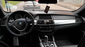 Bmw X6 2010 года, VIN: WBAFG2102BLN92421. Автомобиль не заводится из-за проблем с топливными форсунками. Боковые зеркала - царапины, повреждение лакокрасочного покрытия. Правое переднее крыло - скол, повреждение лакокрасочного покрытия (закрыто пленкой). Правый передний подкрылок - кустарная…