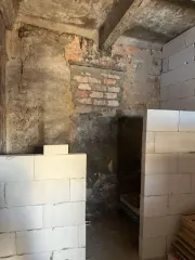 Нежилое помещение 942,2 кв.м. и 27/100 доли земельного участка в Великом Новгороде. Кадастровый № 53:23:8323802:1679, расположенное по адресу: Новгородская область, г. Великий Новгород, ул. Большая Санкт-Петербургская, д. 104. Земельный участок (доля в праве 27/100), общей площадью 4 926 +/- 25 кв…