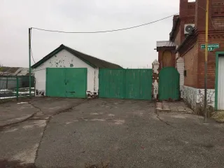 Дом 309,2 кв.м и земельный участок 1568 кв.м в селе Нижнее Санчелеево, Ставропольский район, Самарская область, улица Советская, д. 12. Объект индивидуального жилищного строительства в условно-удовлетворительном состоянии, внутренняя отделка требует косметического ремонта. Кадастровый номер дома…