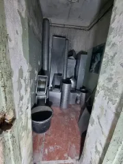 Земельный участок 914 кв.м и здание медвытрезвителя 362,7 кв.м, Мурманская область. Земельный участок с кадастровым номером 51:10:0020103:28 площадью 914 кв.м. с расположенным на нем зданием медицинского вытрезвителя с кадастровым номером 51:10:0020103:59 площадью 362,7 кв.м. по адресу: Мурманская…