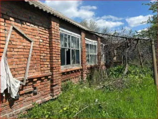 1/2 доля жилого дома, 76,8 кв.м, с. Новый Батако, РСО-Алания. Доля в праве на жилой дом, площадь: 76,8 кв.м., адрес (местонахождение): РСО-Алания, с. Новый Батако, ул. Бзарова, д.22, категория земель: Жилой дом, кадастровый номер: 15:03:0150127:17