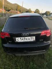 Audi A3, 2012 года, 105 лс, 205973 км, АКПП. Легковой автомобиль, Audi A3, VIN: WAUZZZ8P4DA046785, 2012 год выпуска. Авто не на ходу, двигатель неисправен, турбина неисправна, коробка в нормальном состоянии. По кузову на заднем бампере есть сколы, по ходовке нормально. Машина больше года стоит.