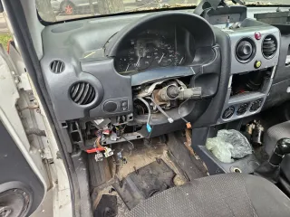 Citroen Berlingo 2011 грузовой фургон марки: Citroen модель: Berlingo, год выпуска: 2011 г., идентификационный номер (VIN): VF7GCKFWCBX506043 Ознакомится с условиями и порядком проведения торгов, оформлением подачи заявок, проектом договора купли-продажи можно на сайте…