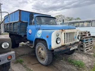 Автомобиль грузовой – самосвал ГАЗ-5312, год выпуска 1990, государственный регистрационный номер О 479 ОА 28, идентификационный номер (VIN) ХТН, номер двигателя 123881, цвет кузова (кабины) синий. Тип кузова грузовика: грузовой-самосвал. Наличие ПТС транспортного средства: есть.