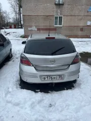 Opel Astra 2011 года, 241113 км, 90 л.с. Автомобиль на ходу, заводится. Есть следы коррозии на колесных арках. Зимняя шипованная резина (3 сезона). Коробка в порядке, переключение мостов тоже. Переднеприводная, механика. Требуется капитальный ремонт двигателя, двигатель не родной, замена не…