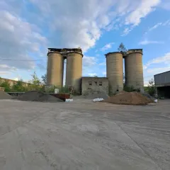 Нежилое сооружение с земельным участком, 233.5 кв.м, Ачинск, Южная Промзона, квартал 1, строения 7, кадастровый номер: 24:43:0129005:286; площадь: 233.5 кв.м.; назначение: нежилое; наименование: сооружение в составе: нежилого кирпичного здания, 4-х силосных железобетонных банок с верхней…