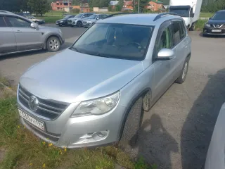Volkswagen Tiguan 2010, автомобиль марки VOLKSWAGEN, модель Tiguan, 2010 года выпуска, VIN:XW8ZZZ5NZAG102105. Организатор торгов без совместного присутствия обеспечивает возможность ознакомления с подлежащим продаже на торгах имуществом должника и имеющимися в отношении этого имущества…